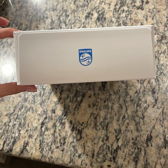 Philips Sonicare Toothbrush 4700 Protective Clean New In Box - Picture 7 of 7